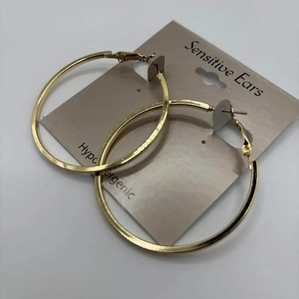 Gold tone hoop earrings